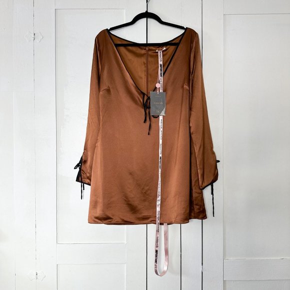 House of CB | NWT Sakina Satin Long Sleeve Mini Dress in Copper Coffee - Picture 3 of 10